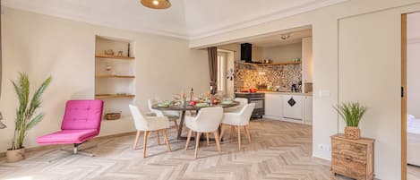 Honeymoon Apartment, 3 Bedrooms (Boutique Apartment Casa Del Giudice) | Dining