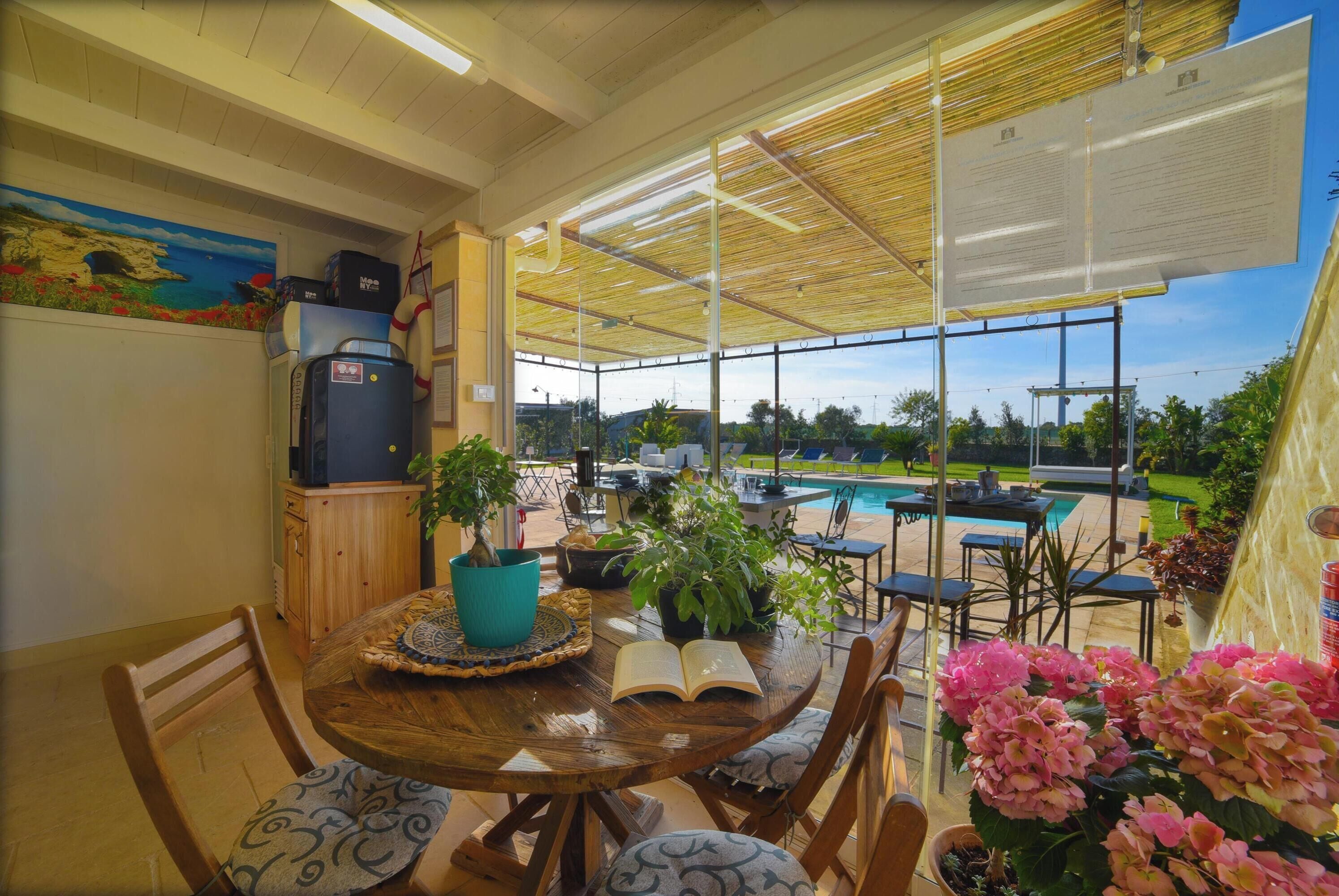 Family Villa, 5 Bedrooms, Terrace (Masseria Santu Lasi) | Outdoor dining