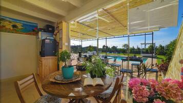 Family Villa, 5 Bedrooms, Terrace (Masseria Santu Lasi) | Outdoor dining