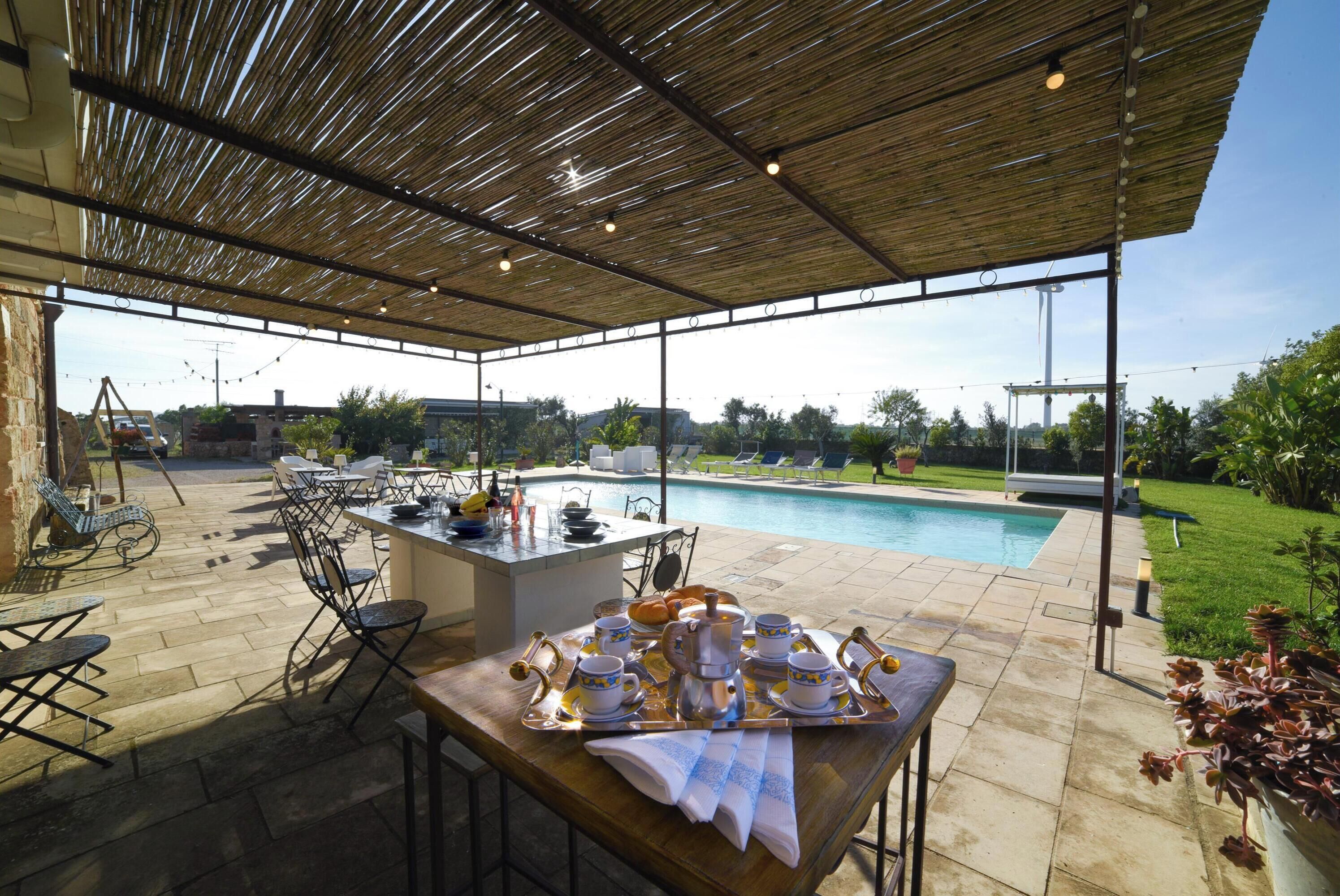 Familienvilla, Mehrere Schlafzimmer (Masseria Santu Lasi) | Speisen im Freien