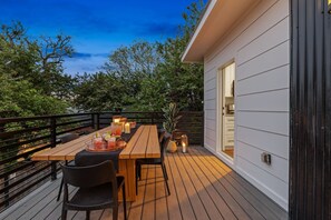 Unclassified image, 5 of 29, button