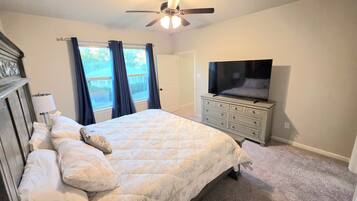 3 bedrooms, iron/ironing board, travel crib, free WiFi