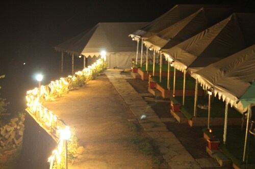 Billing View Camp and Mud Houses