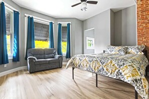 11 Schlafzimmer, Bügeleisen/Bügelbrett, Reisekinderbett, WLAN