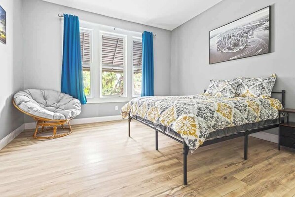 11 bedrooms, iron/ironing board, travel cot, WiFi