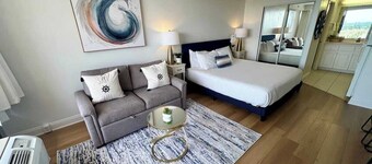City View Condo – King Bed - Steps to Daytona Beach