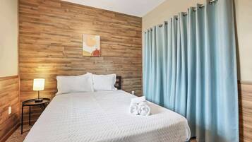 4 habitaciones, tabla de planchar con plancha, wifi y ropa de cama