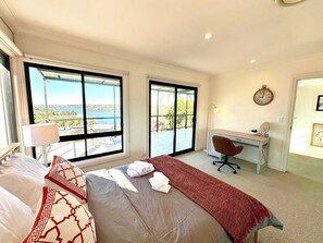 6 bedrooms, desk, iron/ironing board, WiFi