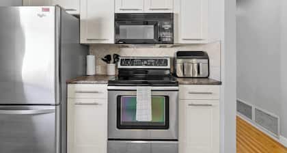 Nineteen55 4BR Parkside Home in Central Red Deer