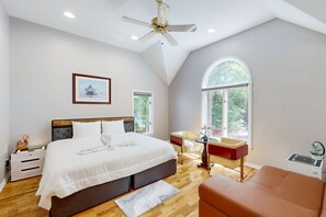 9 bedrooms, internet, bed sheets