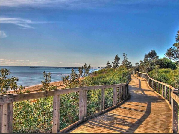 Beach - Sunset Garden Hideaway by the Beach (Frankston)