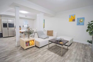 Unclassified image, 5 of 32, button