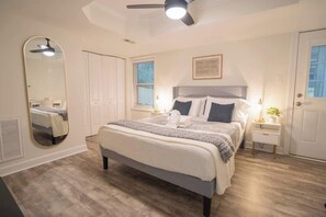 Unclassified image, 3 of 32, button