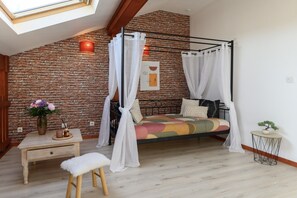 2 habitaciones, tabla de planchar con plancha, wifi y ropa de cama 