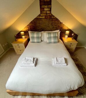 3 bedrooms, iron/ironing board, travel cot, WiFi