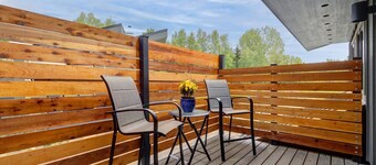 Home Away From Home: 2-bedroom apartment in superb Anchorage with WiFi