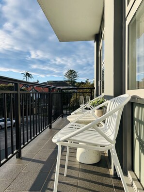 Property grounds - Bright 2-Bed Flat with Balcony in Vaucluse (Vaucluse)