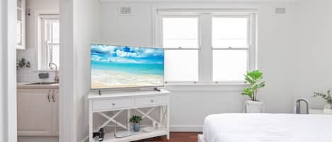 Iron/ironing board, WiFi, bed sheets
