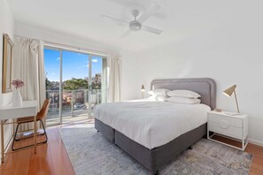 2 bedrooms, desk, iron/ironing board, WiFi