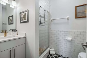 Unclassified image, 2 of 19, button