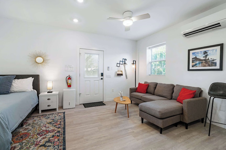 Courtyard Cottage- 15 Min Walk To Downtown! - St. Augustine, FL