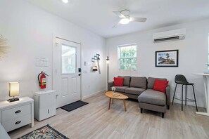 Unclassified image, 2 of 19, button