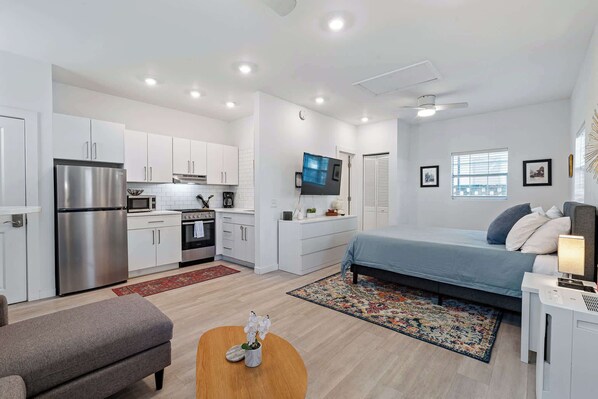 Unclassified image, 1 of 19, button