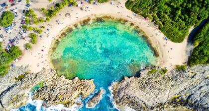 CH 1003: Cozy studio with kitchenette, WiFi & Pool, CH 1003: Cozy studio in amazing Manatí with AC, ...