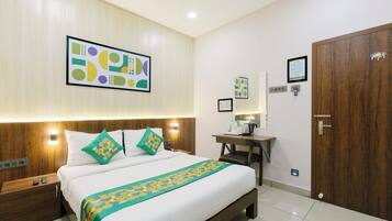 Standard Double Room | Iron/ironing board