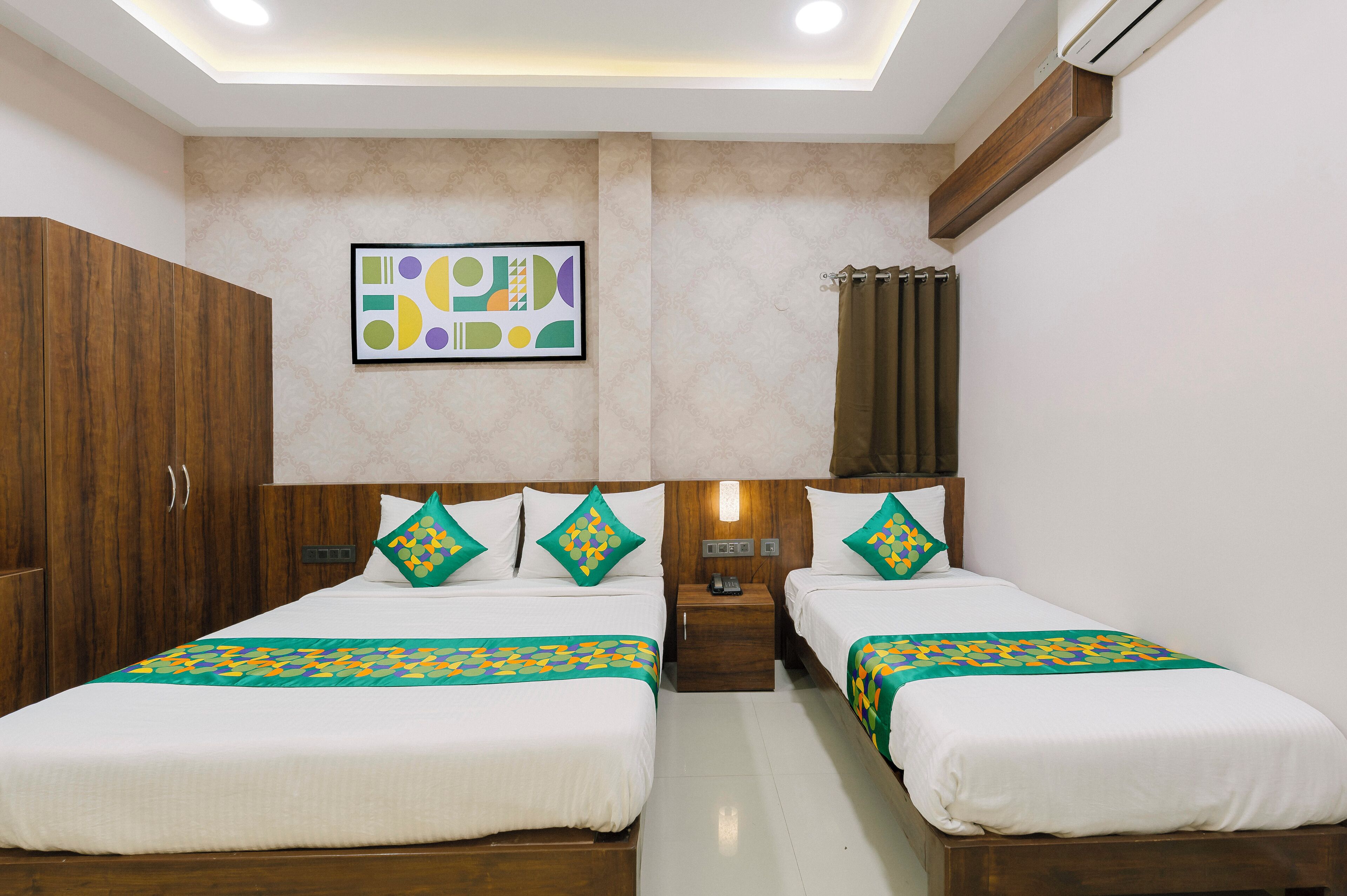 Deluxe tweepersoonskamer | Geluiddichte muren, een strijkplank/strijkijzer