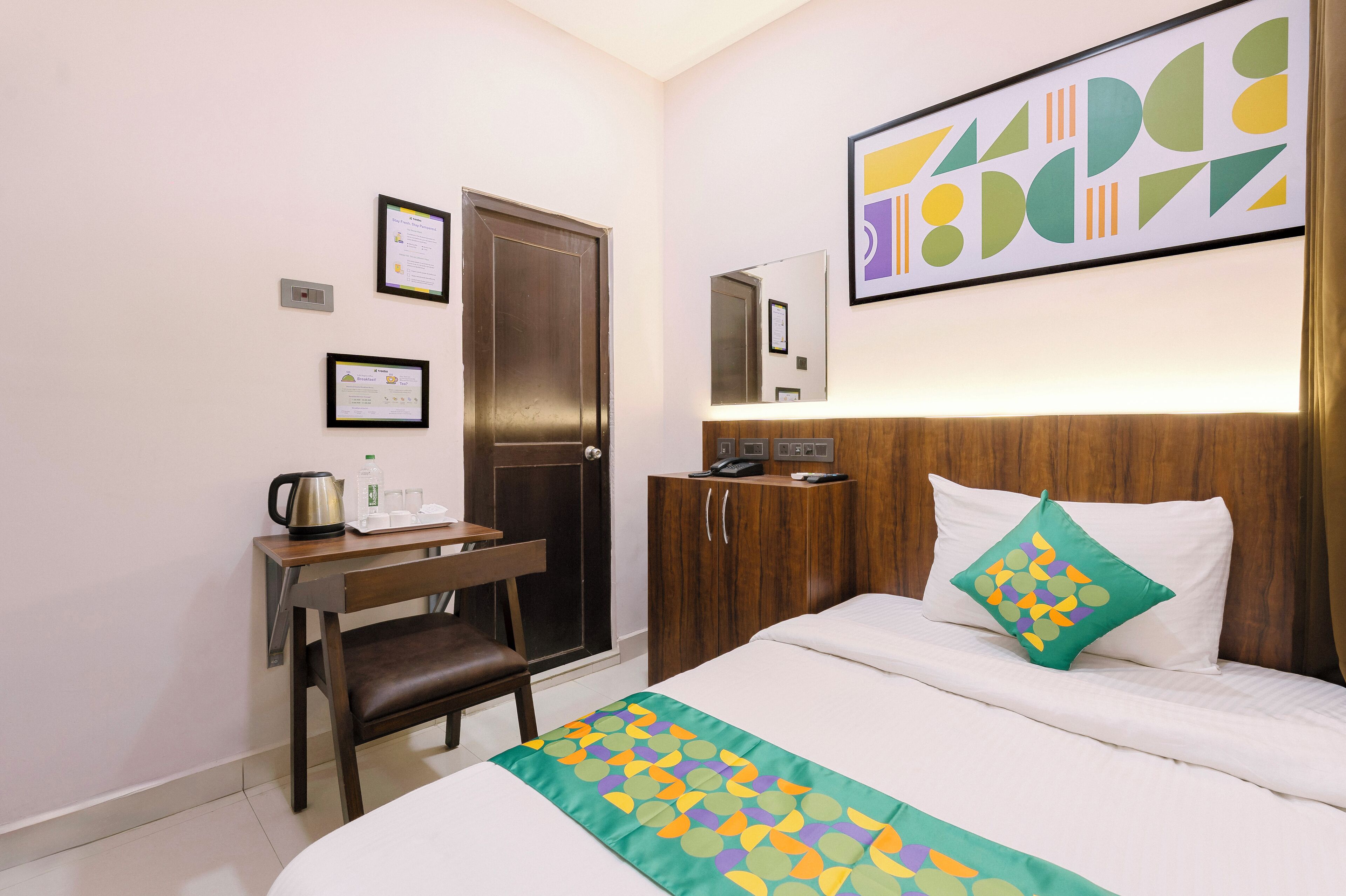 Economy tweepersoonskamer | Geluiddichte muren, een strijkplank/strijkijzer