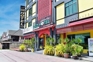 Exterior - Hotel O Rayyan Soffea Managed by Oravel (Kota Bharu)