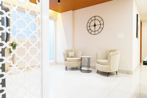 Studio, City View | Living area