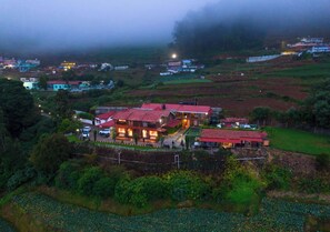 Vista frontal de la propiedad