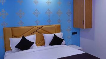 Basic Double Room, City View | Desk, laptop workspace, free WiFi