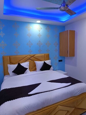 Basic Double Room, City View | Desk, laptop workspace, free WiFi - Test Alpha (Gurugram)