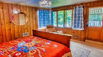 4 bedrooms, WiFi, bed sheets