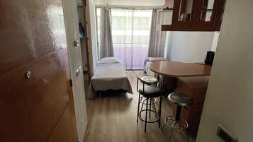 1 dormitorio y ropa de cama