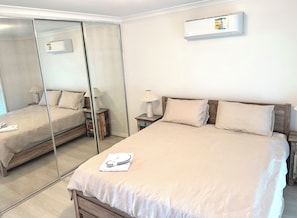 1 bedroom, in-room safe, iron/ironing board, free WiFi