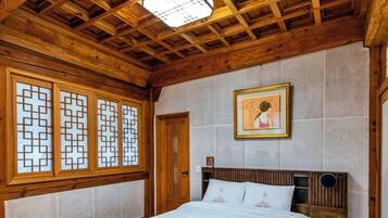 Luxury House, Kitchenette, Mountain View | Free WiFi