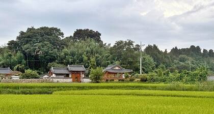 Jukrokjungsa hanokstay