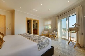 4 Schlafzimmer, Bügeleisen/Bügelbrett, WLAN, Bettwäsche