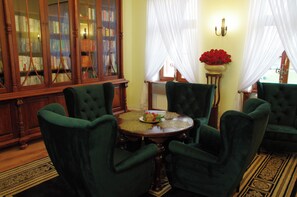 Library - Dwór Uradz (gmina Barwice)