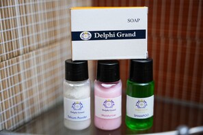 Business Room | Bathroom | Shower, hair dryer, slippers, towels - Hotel Delphi Grand Hyderabad HiTech City (Hyderabad)