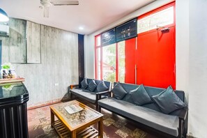 ハウス | フロント