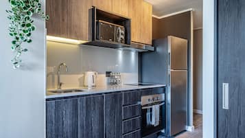 Comfort Apartment, Balcony, City View | Private kitchen