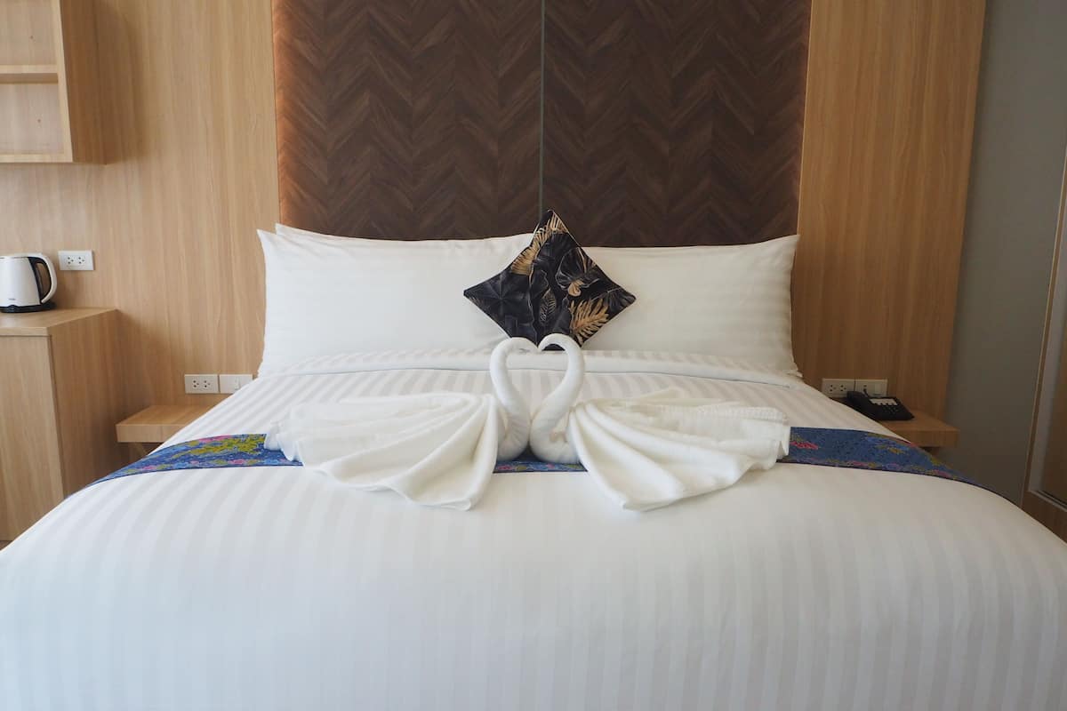 Habitación doble estándar, 1 habitación, para no fumadores | Escritorio, wifi gratis y ropa de cama