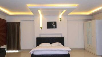 Deluxe Double Room, Garden View | Free WiFi