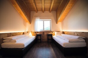 2 chambres, lit parapluie, Wi-Fi gratuit, draps fournis