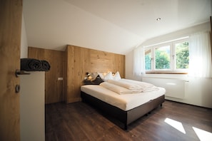 2 slaapkamers, reisbedje, gratis wifi, beddengoed